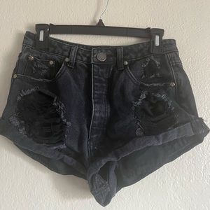 Dollskill signature 8 distressed black short shorts